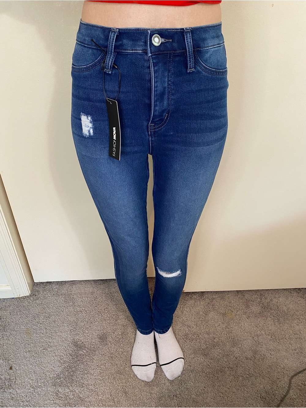 Fashion Nova Skinny Jeans in Dark Blue Wash with Light Distressing NWT size 3